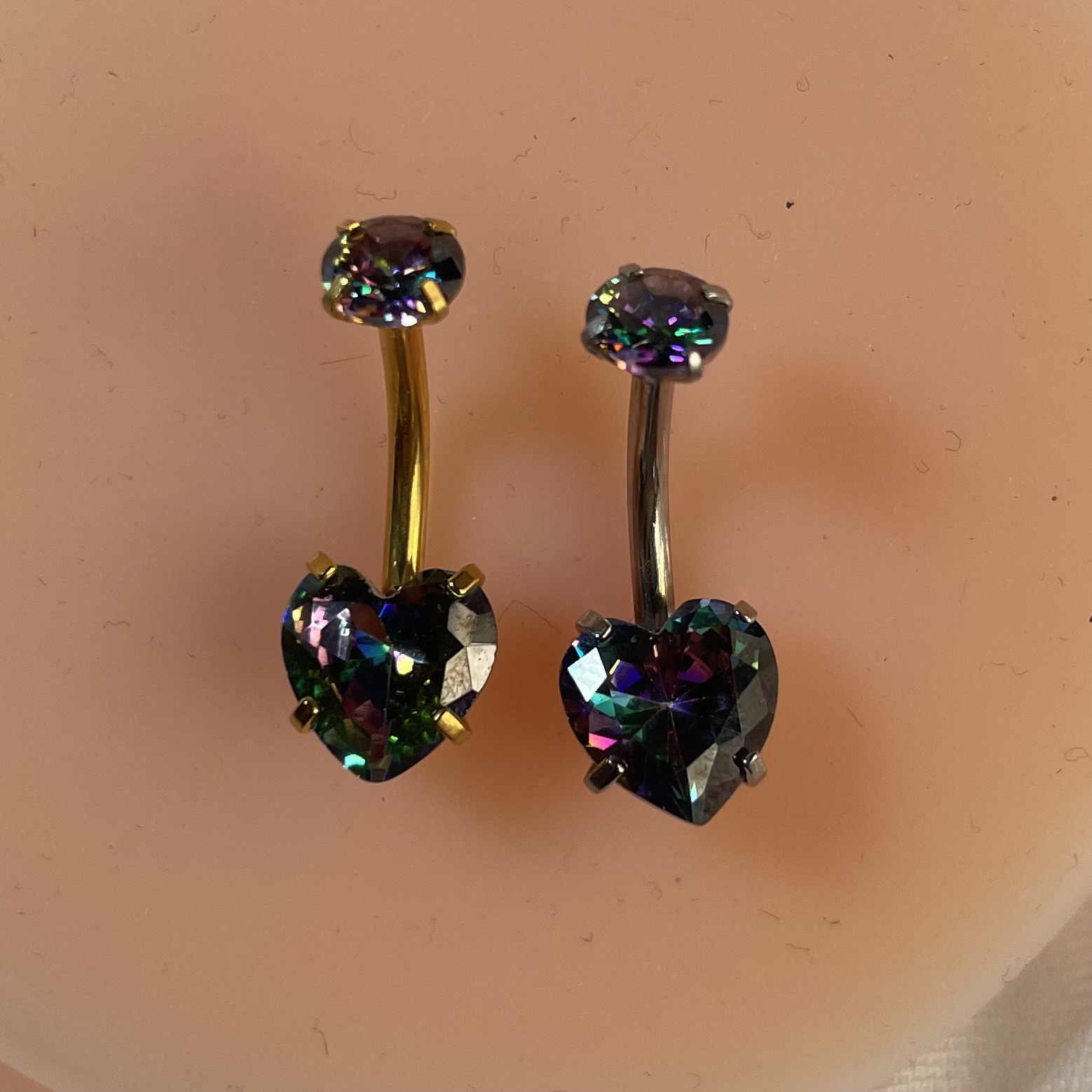 پیرسینگ ناف قلبی