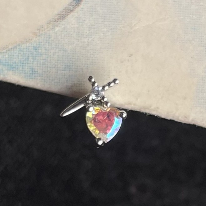 پیرسینگ گوش قلب کد 4