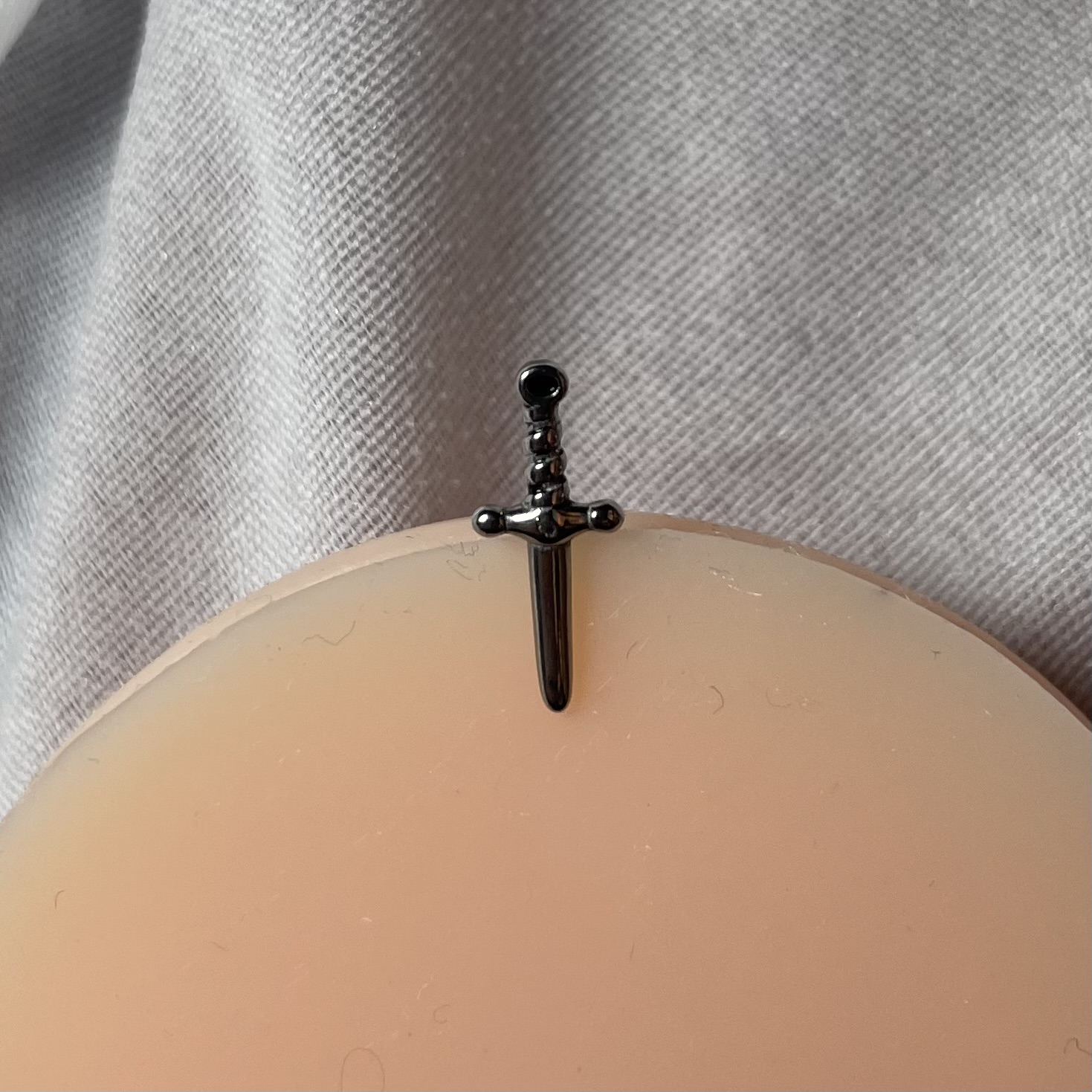 پیرسینگ خنجر