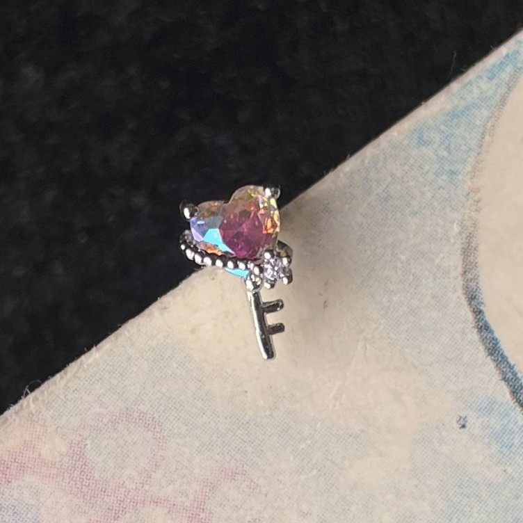 پیرسینگ گوش قلب کد3